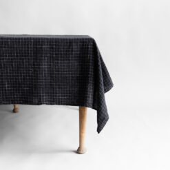 Alternative view of Linduk, Black checks 140x 250 cm