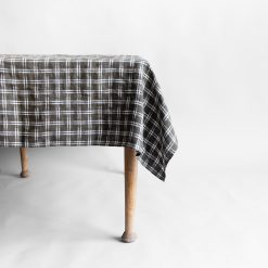 Alternative view of Linduk, Mørk Grønn rutet, 140x 250 cm